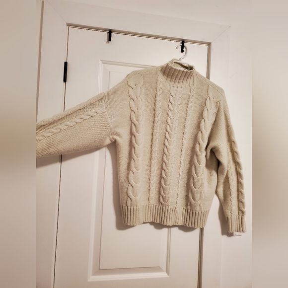 🌟 3 for $25- White knit turtleneck sweater - Picture 2 of 8